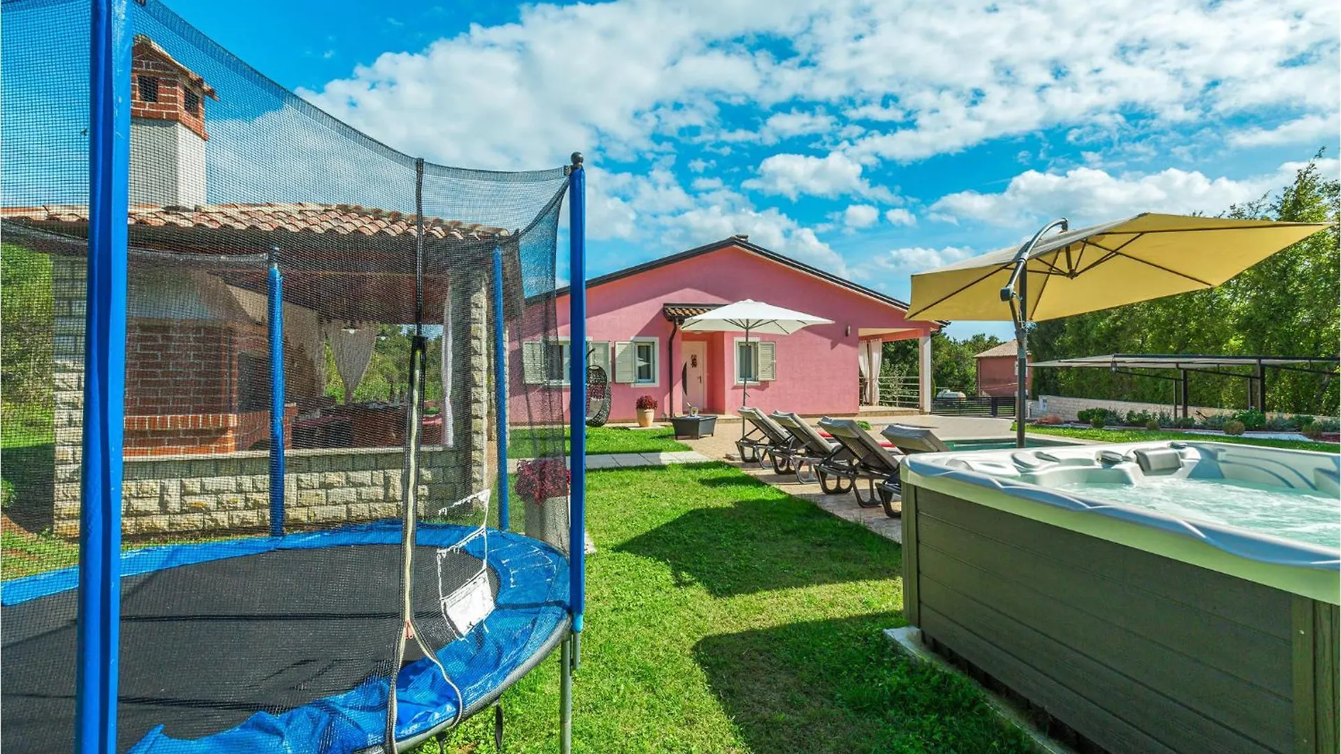 3 Bedroom Gorgeous Home In Labin Labin  Holiday home